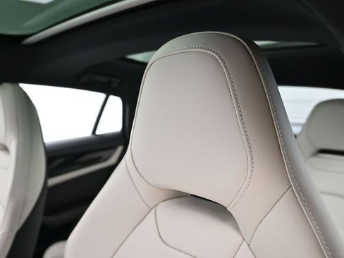 Used 2025 Porsche Panamera image 19