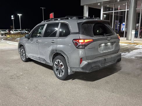 Used 2025 Subaru Forester Premium image 13
