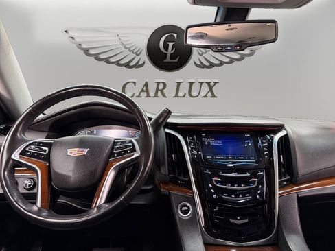 Used 2018 Cadillac Escalade ESV 4WD image 10