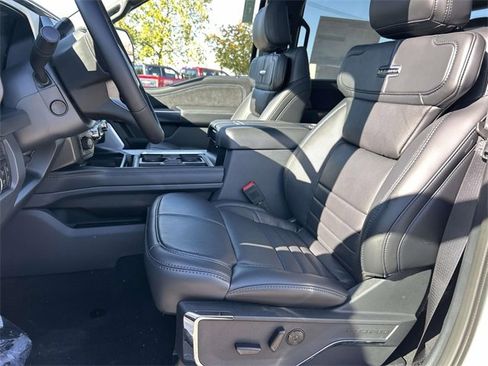 New 2026 Ford F250 Platinum w/ Tremor Off-Road Package image 24