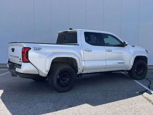 Used 2025 Toyota Tacoma TRD Sport AWD/4WD image 6
