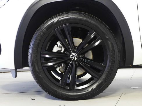 Used 2023 Volkswagen Atlas Cross Sport SEL R-Line image 5