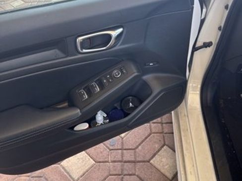 Used 2023 Honda Civic Sport image 2