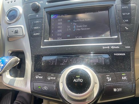 Used 2014 Toyota Prius V Five FWD image 16