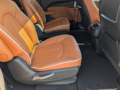 New 2026 Chrysler Pacifica Pinnacle image 31