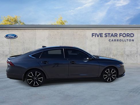 Used 2023 Honda Accord Touring image 9