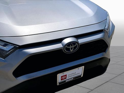 Used 2023 Toyota RAV4 LE AWD/4WD image 28