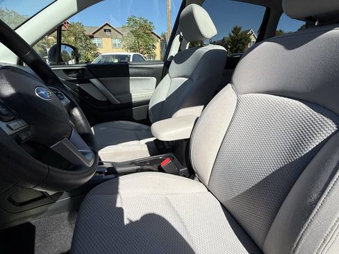 Used 2017 Subaru Forester 2.5i Premium image 11