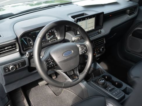 Used 2023 Ford Maverick Lariat w/ Black Appearance Package FWD image 4