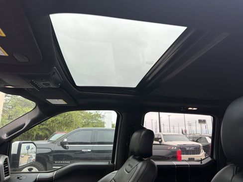 Used 2017 Ford F150 Raptor w/ Equipment Group 802A Luxury image 18