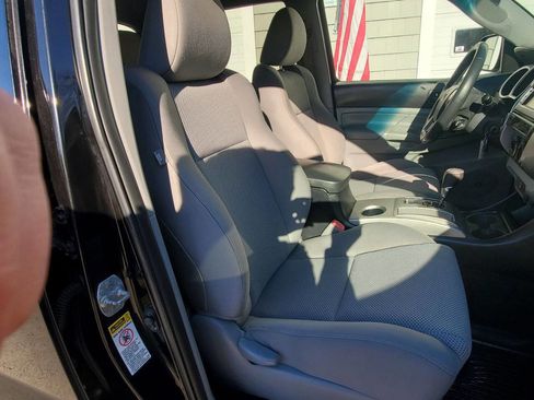 Used 2012 Toyota Tacoma 4x4 Double Cab w/ TRD Sport Upgrade Pkg image 10