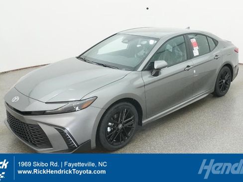 New 2026 Toyota Camry SE image 1