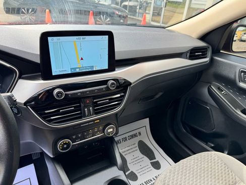Used 2020 Ford Escape SE image 21
