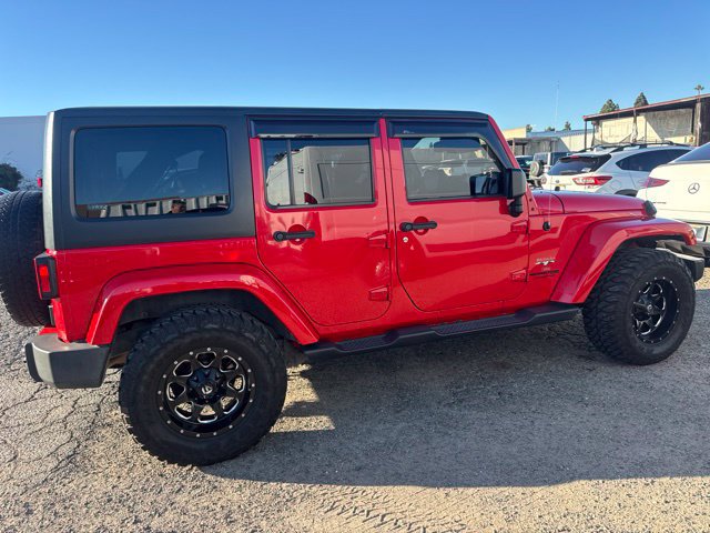 Used 2018 Jeep Wrangler Unlimited Sahara w/ Connectivity Group AWD/4WD image 4