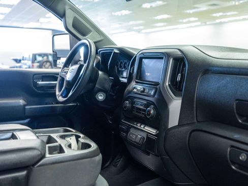 Used 2021 Chevrolet Silverado 2500 Custom w/ Custom Value Package AWD/4WD image 15