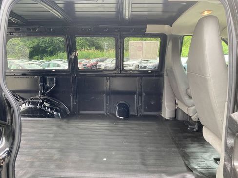 Used 2014 GMC Savana 2500 image 28