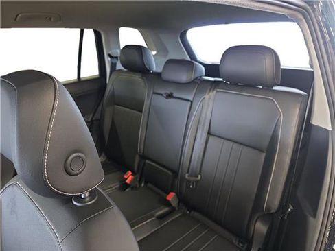 Used 2022 Volkswagen Tiguan SE AWD/4WD image 13