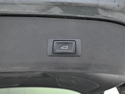 Used 2015 Audi Q7 TDI Premium Plus w/ Premium Plus Package AWD/4WD image 39