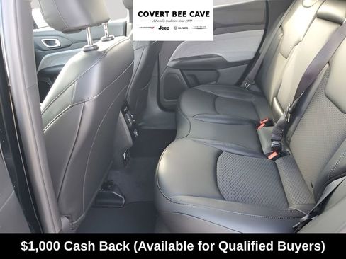 New 2026 Jeep Compass Latitude image 22