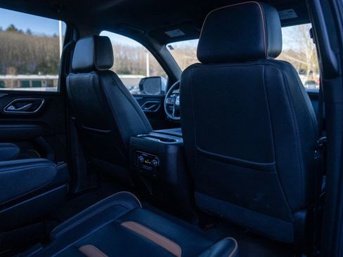 Used 2024 GMC Yukon AT4 w/ Technology Package image 14