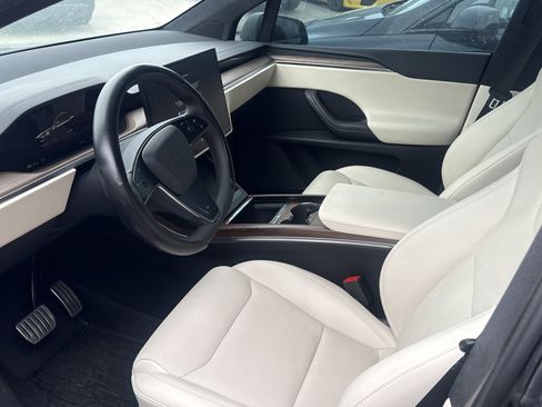 Used 2023 Tesla Model X AWD/4WD image 3
