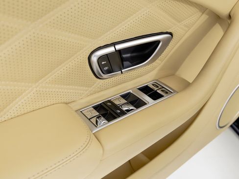 Used 2014 Bentley Continental GT image 30