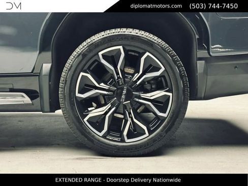 Used 2025 GMC Sierra EV Denali AWD/4WD image 40