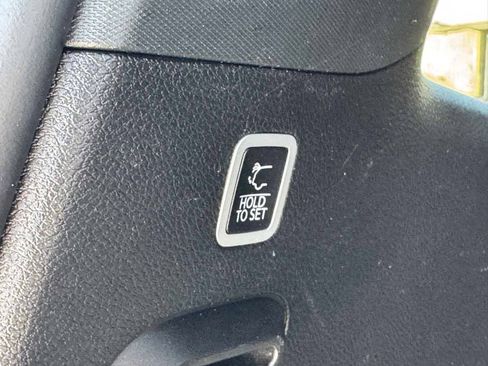 Used 2024 Jeep Wagoneer Series II w/ Flexible Seating Group RWD image 11