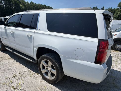 Used 2016 Chevrolet Suburban LT RWD image 10