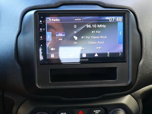 Used 2020 Jeep Renegade Latitude w/ Popular Equipment Group FWD image 44