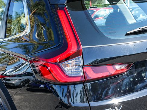 Used 2024 Honda CR-V LX image 8