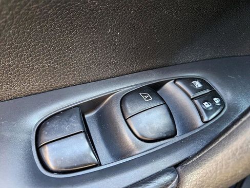 Used 2016 Nissan Rogue SL w/ SL Premium Package image 30