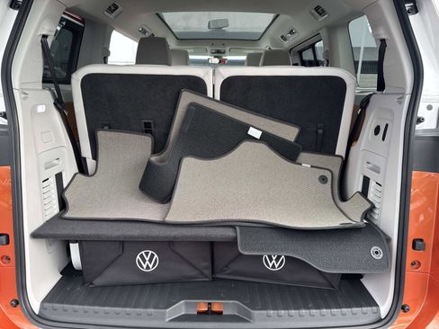 Certified 2025 Volkswagen ID. Buzz 1st Edition AWD/4WD image 6