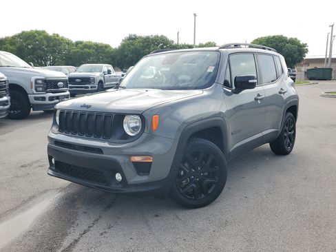 Used 2022 Jeep Renegade Altitude w/ Convenience Group AWD/4WD image 33
