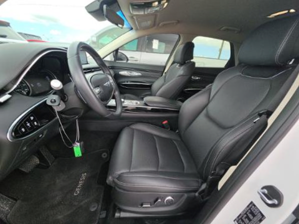 Used 2024 Genesis GV70 2.5T AWD/4WD image 4