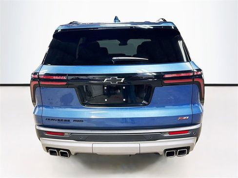Used 2024 Chevrolet Traverse Z71 image 6