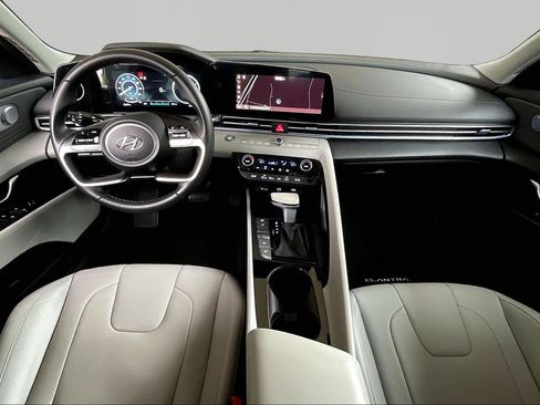 Used 2023 Hyundai Elantra Limited FWD image 7