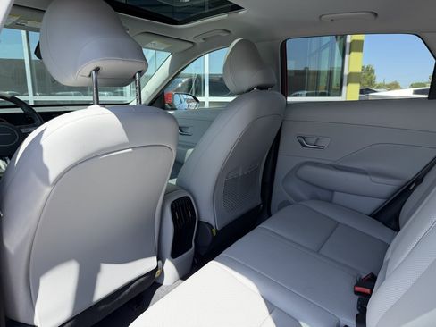 Used 2025 Hyundai Kona Limited FWD image 35