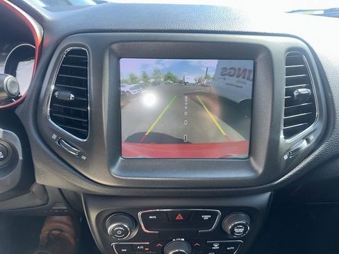 Used 2020 Jeep Compass Trailhawk image 8