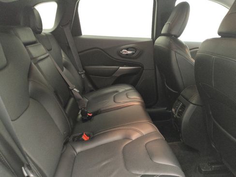Used 2019 Jeep Cherokee Limited AWD/4WD image 19