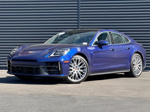 Certified 2025 Porsche Panamera RWD image 1