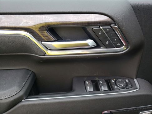 New 2026 Chevrolet Silverado 1500 LTZ w/ LTZ Premium Package AWD/4WD image 11