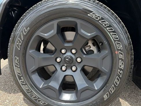 Used 2025 RAM 1500 Big Horn AWD/4WD image 9