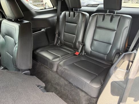 Used 2016 Ford Explorer Limited w/ Equipment Group 301A AWD/4WD image 15