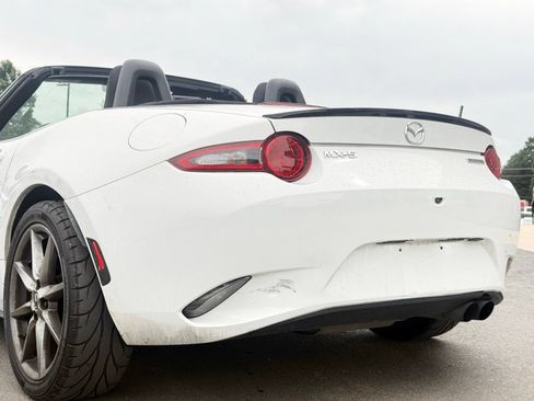 Used 2020 MAZDA MX-5 Miata Sport RWD image 5