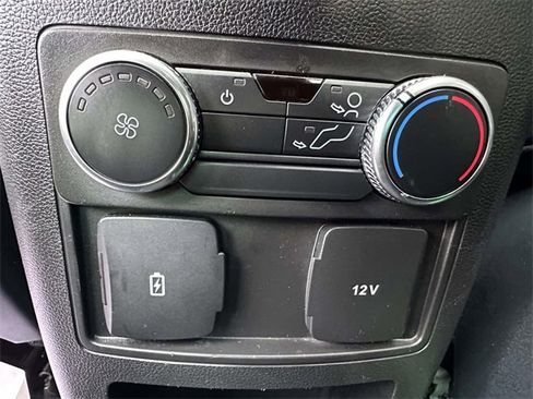 Used 2021 Ford Explorer XLT w/ Equipment Group 202A image 18