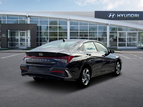 New 2026 Hyundai Elantra Limited FWD image 7