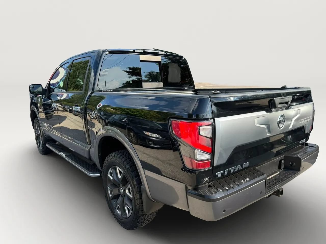 Used 2020 Nissan Titan Platinum Reserve w/ Protection Package 2 AWD/4WD image 5