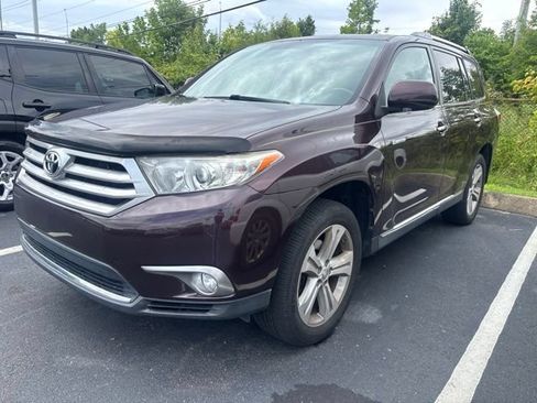 Used 2012 Toyota Highlander Limited w/ Tow Pkg AWD/4WD image 3