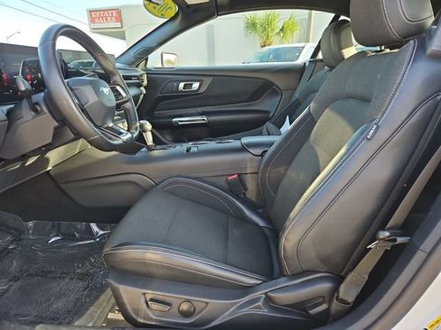 Used 2024 Ford Mustang Convertible image 9